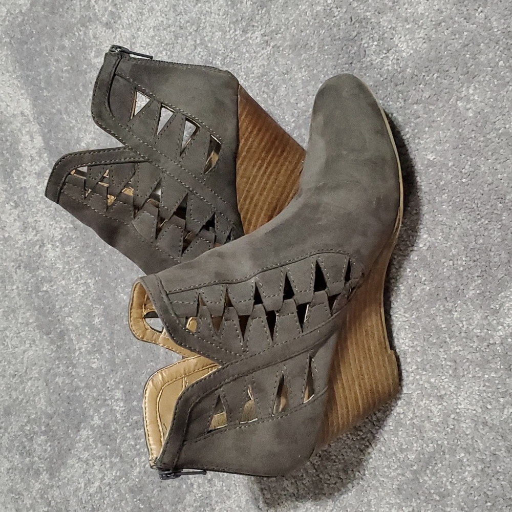 Report Gray and Brown Wedge Shoes Size 6.5